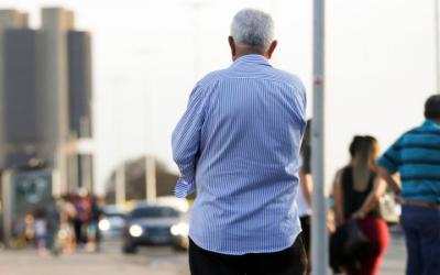 Governo anuncia R$ 3 bilhões para atender idosos durante pandemia