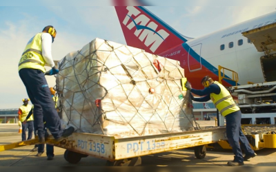 Nova carga com 12 respiradores chega ao aeroporto de Salvador