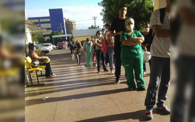 Profissionais do HUT relatam exposição ao coronavírus em fila para entrar no hospital