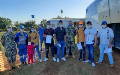Transferem a albergues 34 paraguaios que estavam na Ponte da Amizade