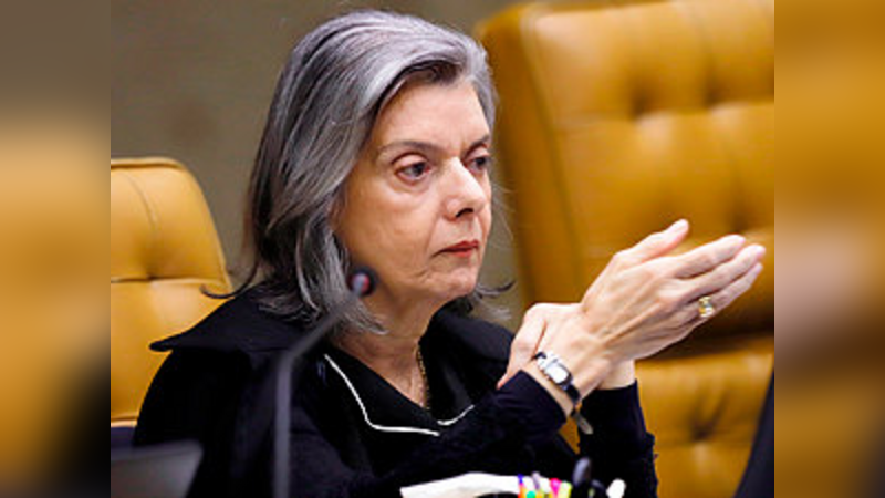 Fake news na pandemia comprometem direito à saúde, diz Carmen Lúcia