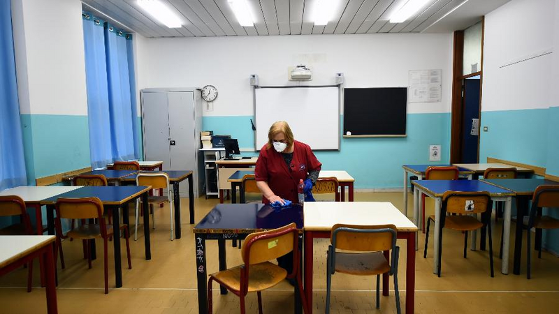 Itália prevê aumento dos casos de covid-19 após reabertura das escolas