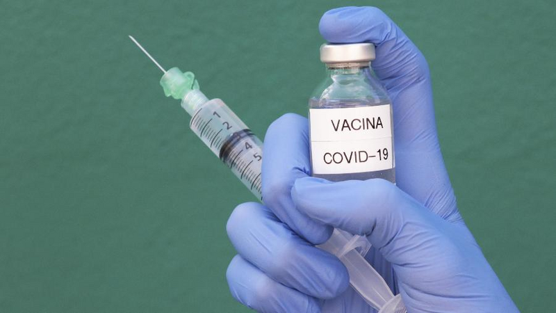 É enganoso post que questiona ética dos testes em humanos de vacinas