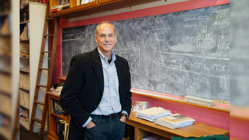 Marcelo Gleiser alerta para risco de Brasil entrar ‘em uma era de obscurantismo’