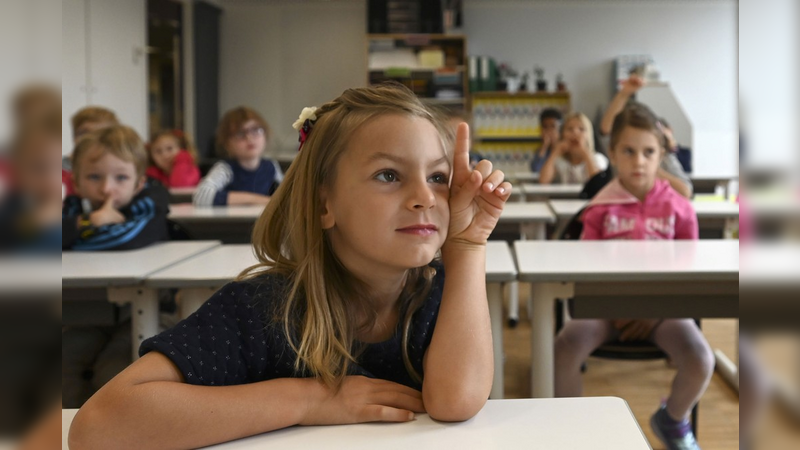 Alunos voltam às aulas na França e na Bélgica