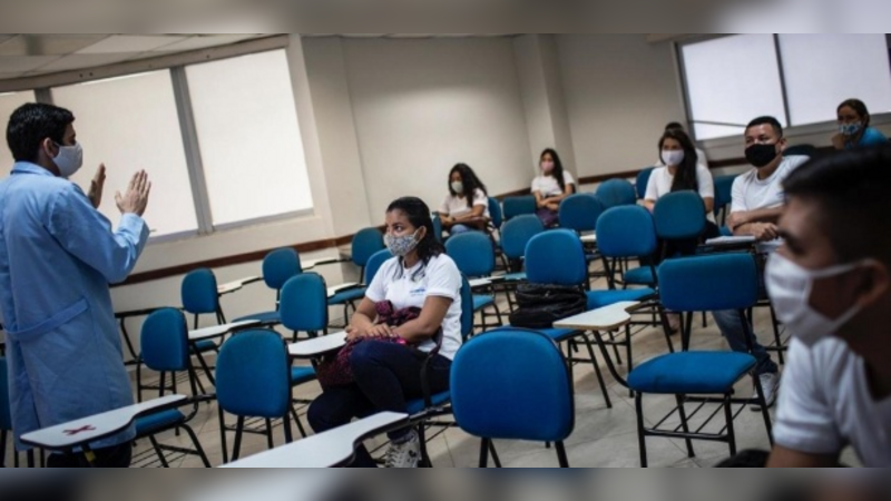 Pesquisa indica preferência por ensino híbrido nas faculdades após pandemia