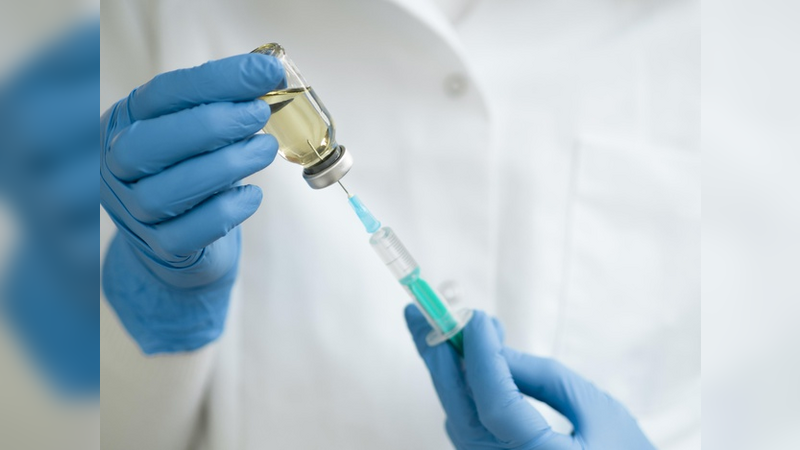 Astrazeneca e Oxford pausam teste com vacina