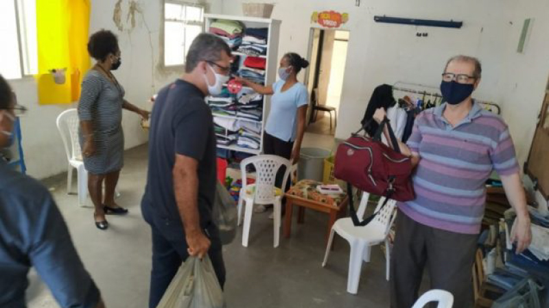 ACIC entrega cobertores e agasalhos doados na Campanha