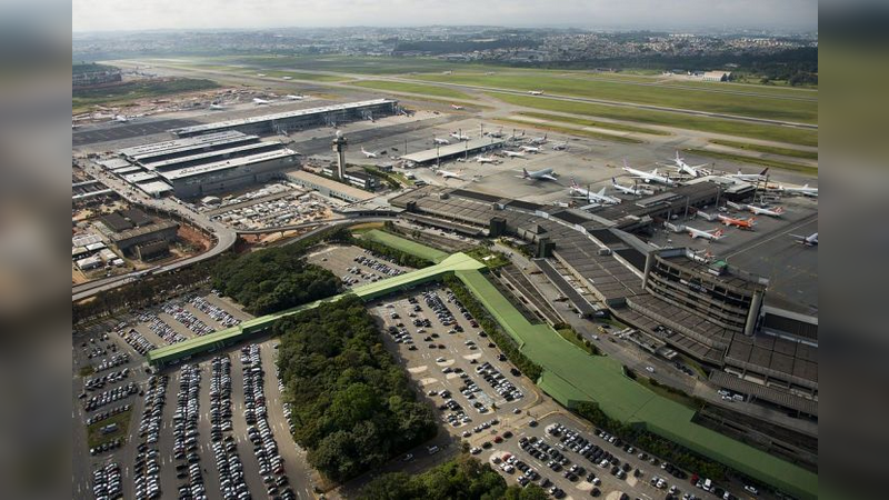 Companhias aéreas enviarão 32 milhões de litros de água ao Amapá em aviões